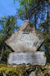 The sun shining on the Edvard Wilhelm Lybeck memorial.